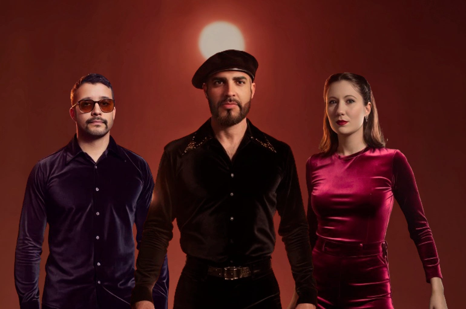 Integrantes de Dinko Hustle en presentación en vivo